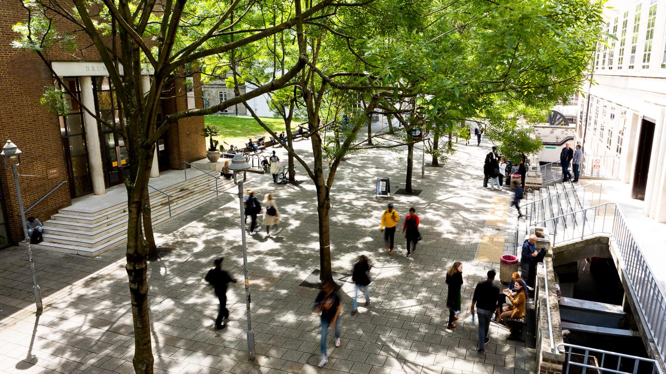 Students finding their way around SOAS