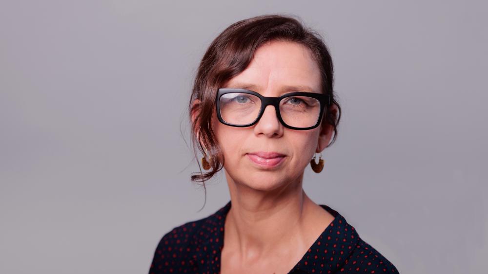 Polly Savage headshot