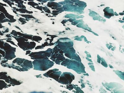 Sea by Alexandra Diaconu via Unsplash