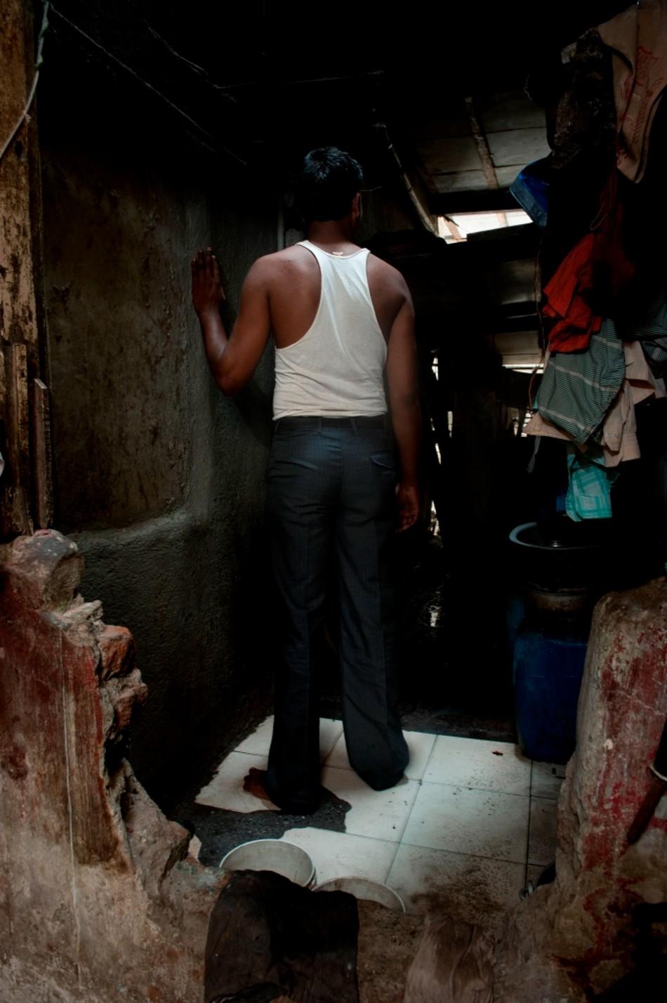 ‘Mumbai male masseur (2)’, Photographed by Charles Fox, India, ca. 2005-2012