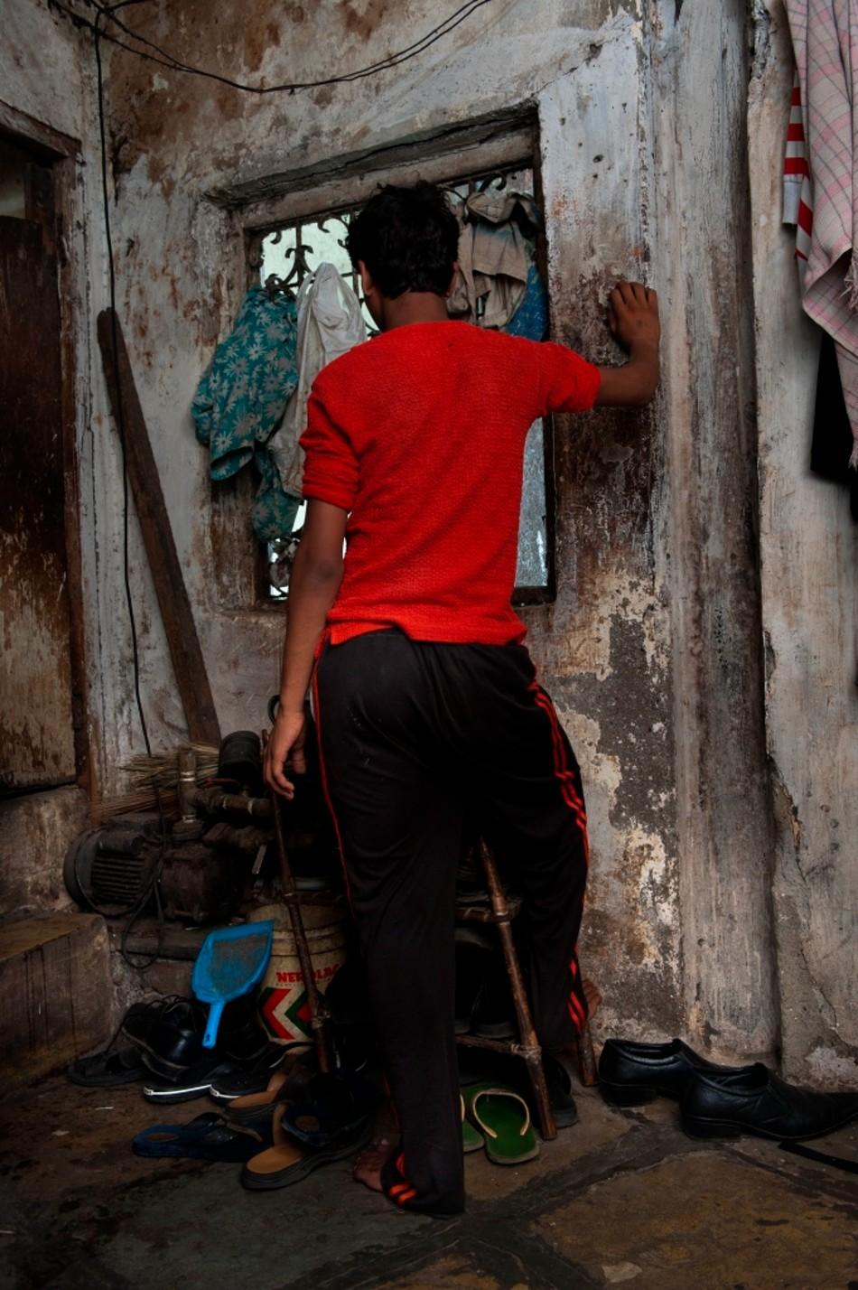 ‘Mumbai male masseur (3)’, Photographed by Charles Fox, India, ca. 2005-2012