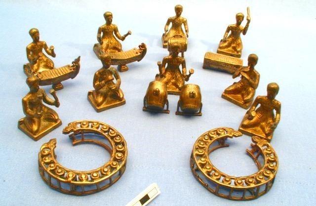 Piiphaat ensemble (set of figurines and instruments). Thailand, 20th century