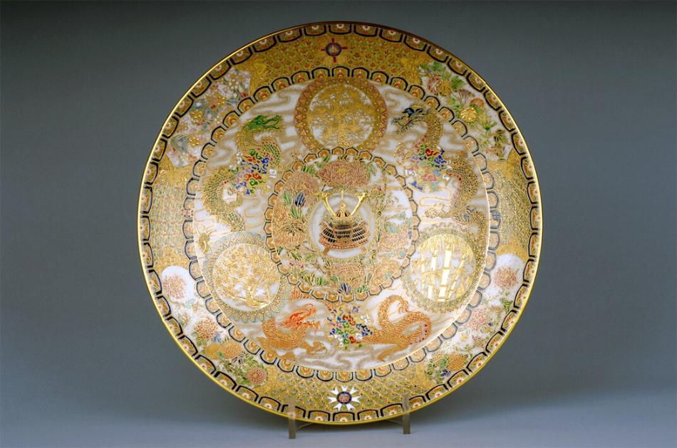 Satsuma-ware dish, Saneyuki Hirota, Japan, 2001