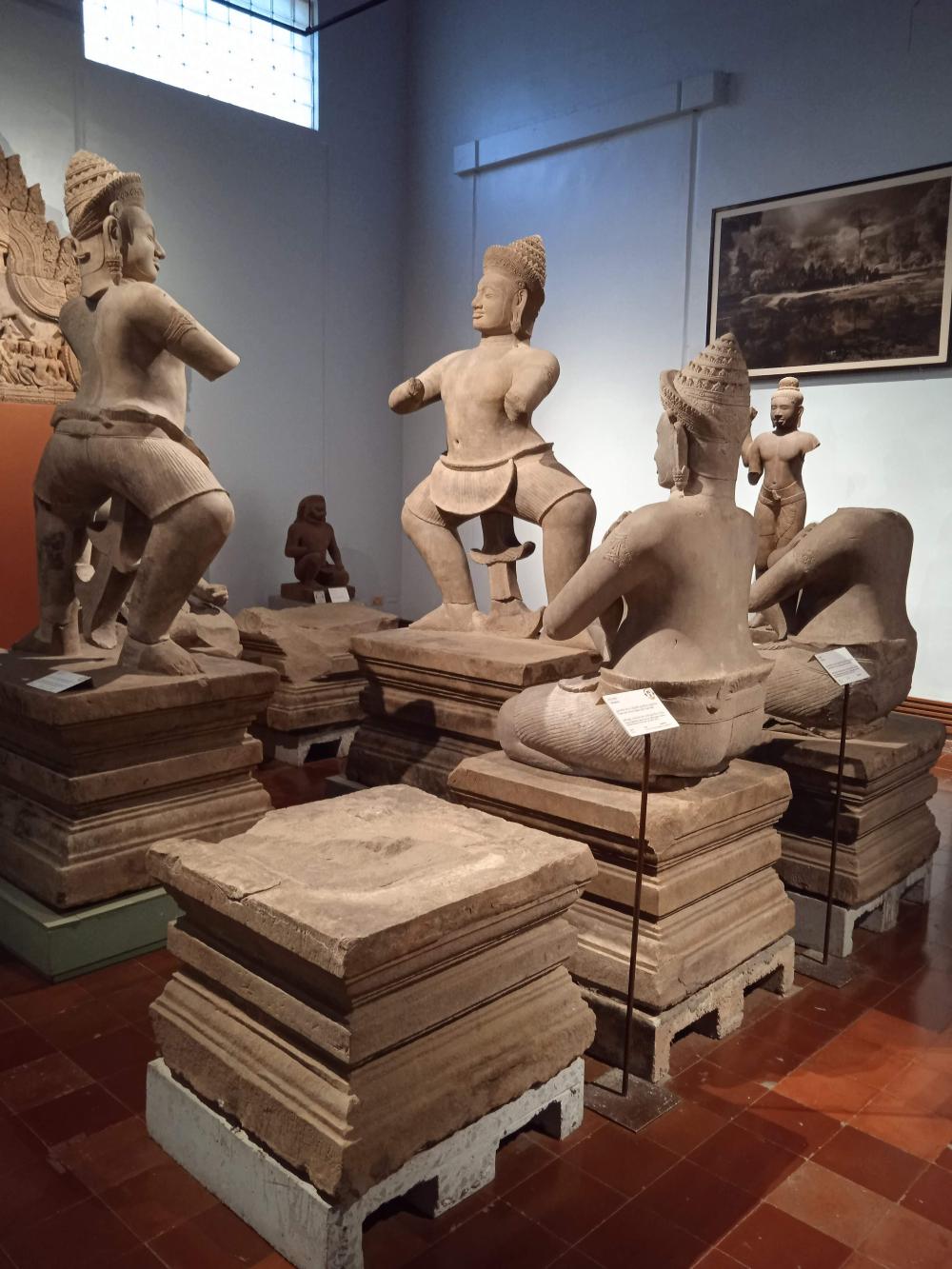 10th-century monumental statuary ensemble from Koh Ker temple, Cambodia