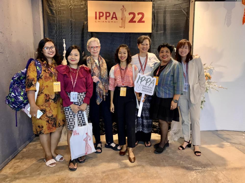 Figure 11. SOAS Alphawood Alumni at Closing Dinner: Pwint Phyu Maung, Sulatt Win, E. Moore, Theint Theint Aung, Heidi Tan, Suppawan Nongnut (Bangkok), Chaw Yeh Saw (Photo dinner  attender) 