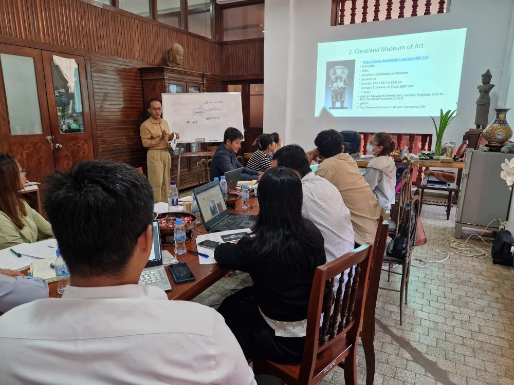 Students presenting their provenance research