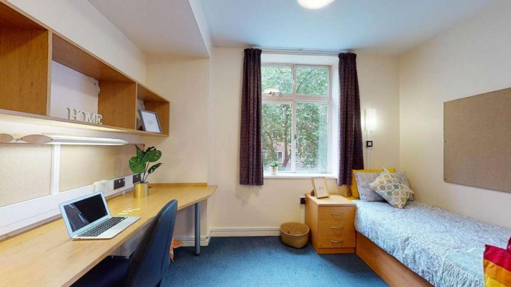 College Hall single ensuite