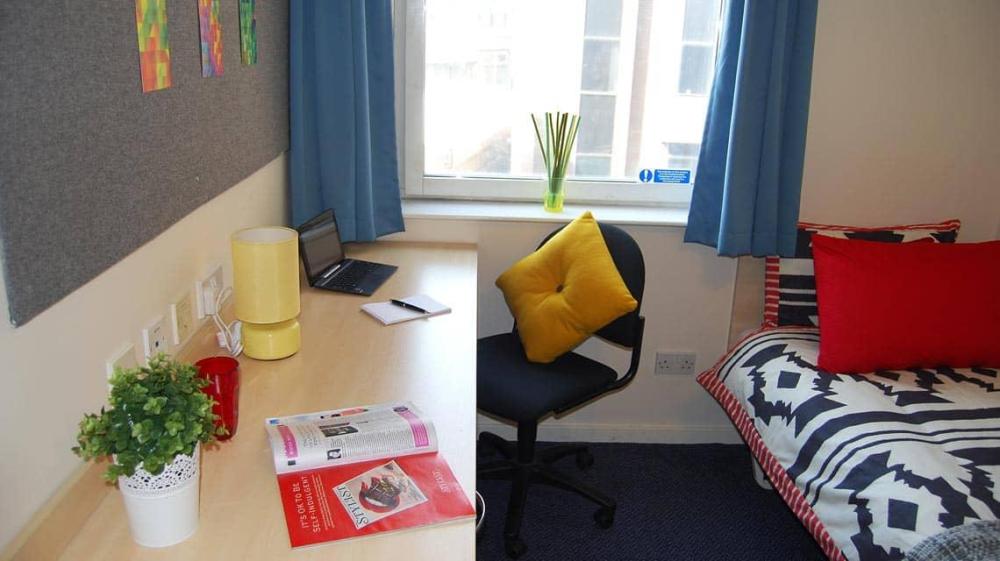 Dinwiddy House single ensuite