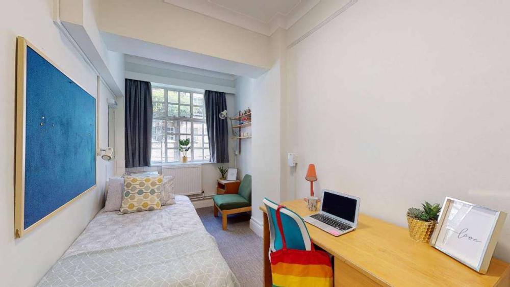 Nutford House single shared annex