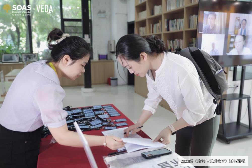 Student enrolling into the 2023-24 programme for the SOAS Yoga and Meditation Education Certificate.