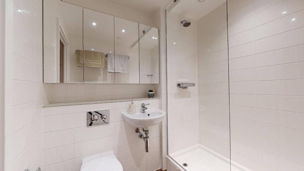 Garden-Hall-Townhouse-4-Shared-Bathroom