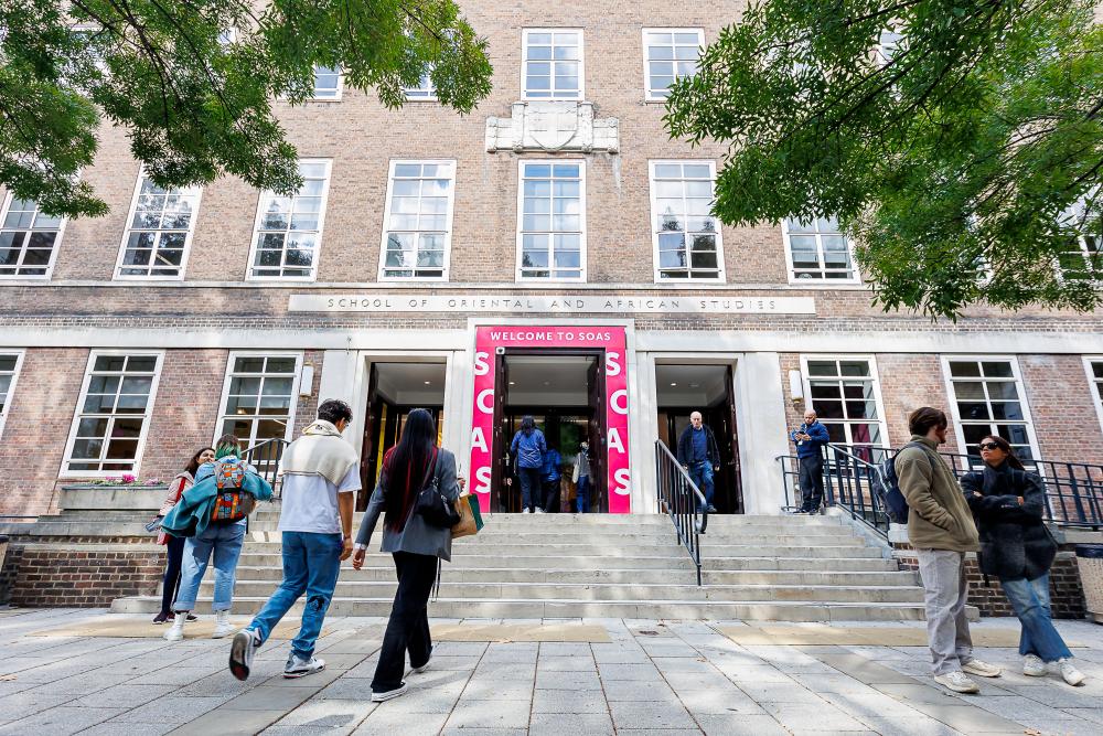 SOAS students entering front door of campus