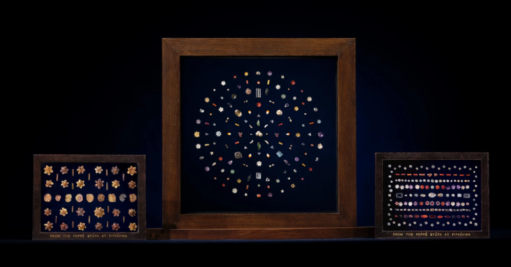 Piprahwa Gems- Sotheby's Display.png Credit: Sotheby's Hong Kong