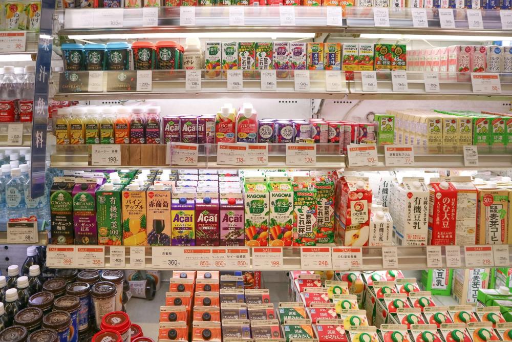 Supermarket shelves in Japan 