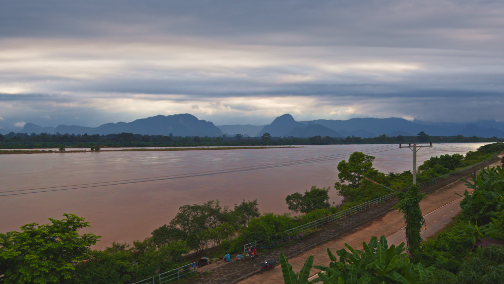 Image 2 “Mo num en ts”, courtesy of Som Supaparinya