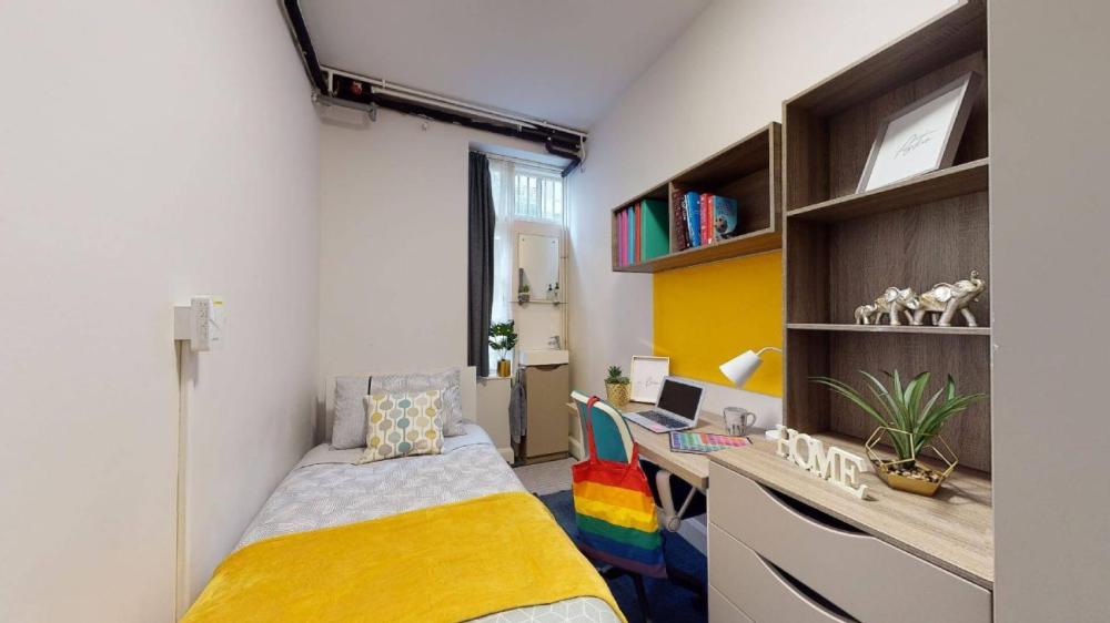 Nutford House Small Single Plus Shared Bathroom