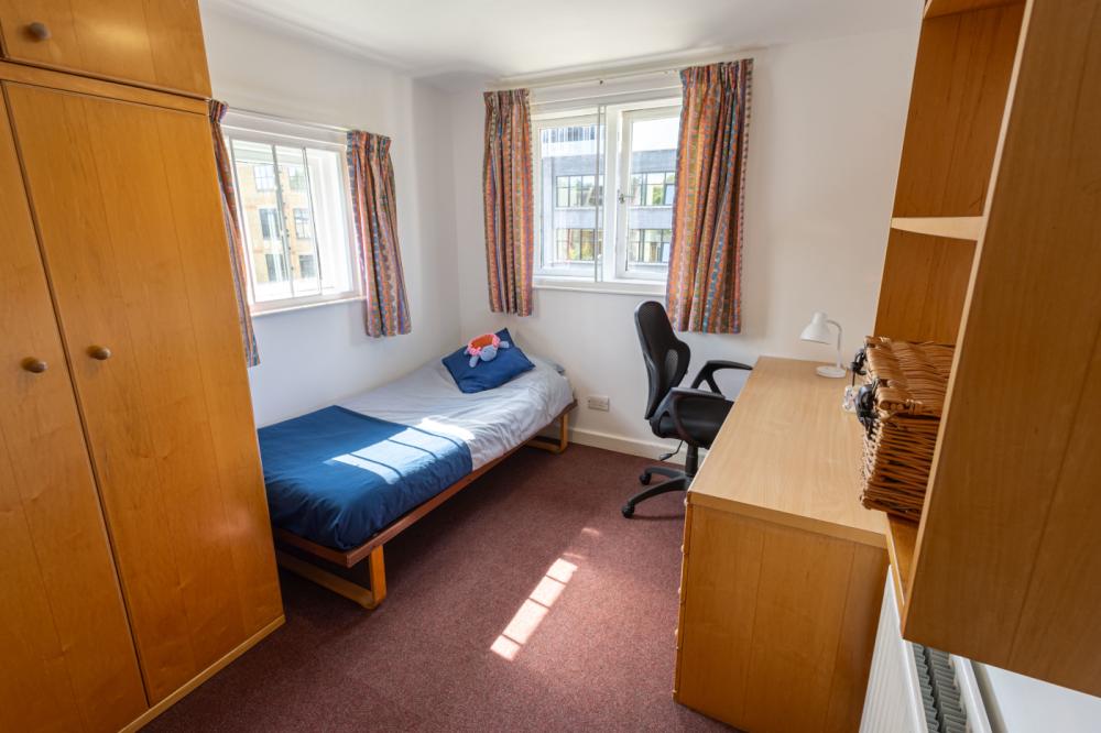 Cordwainers Court A Block Bedroom 2