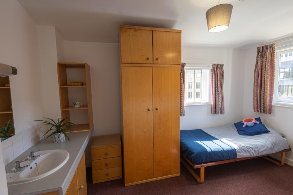 Cordwainers Court A Block Bedroom