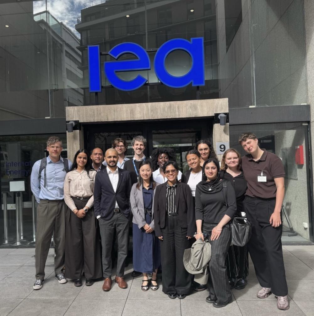 A group of students and professors on a study tour
